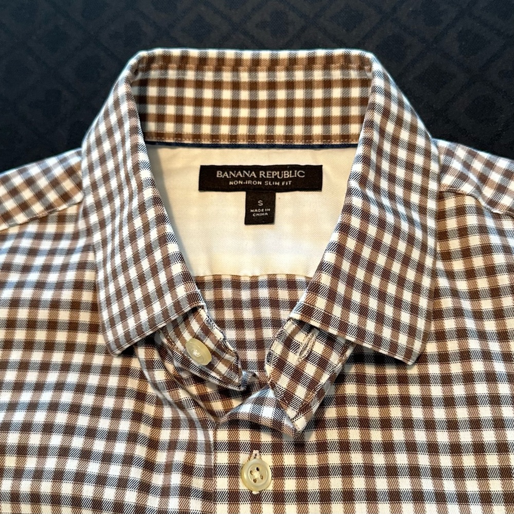 Banana Republic Men’s Non-Iron Dress Shirt - Slim Fit- Small